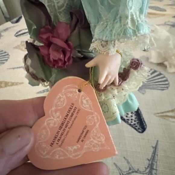 Franklin Heirloom Porcelain Doll Maryse Nicole Treasure Stand Bag - Picture 7 of 9